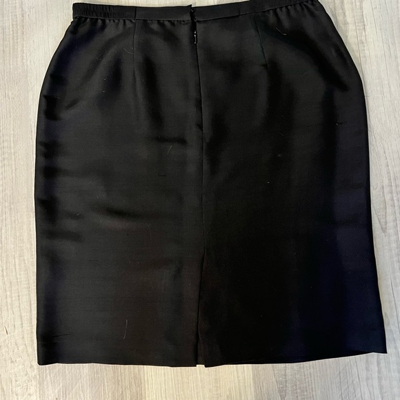 Talbots Silk Elegant Black Women's Skirt - Picture 3 of 4